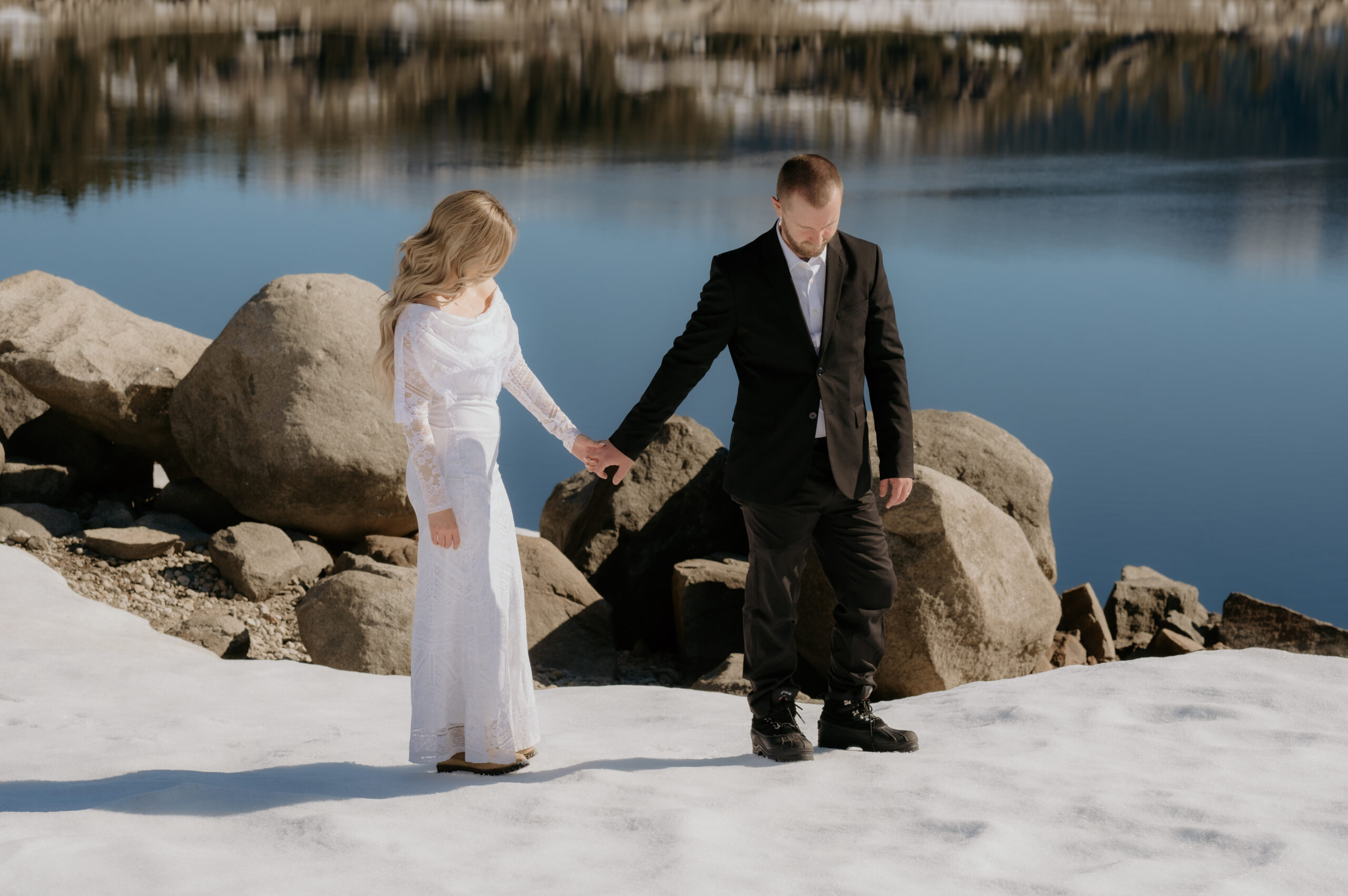 California winter elopement overlooking Bear River Reservoir